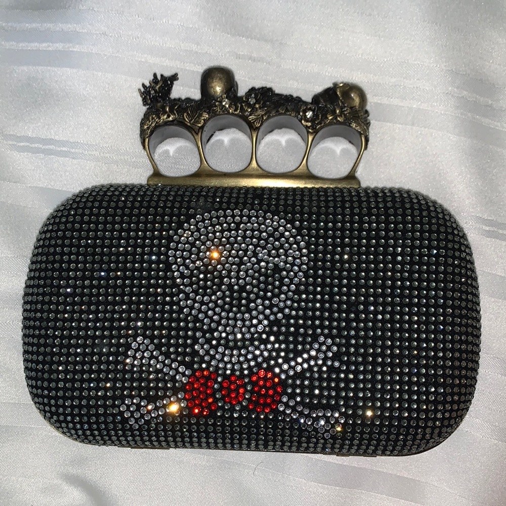the coolest knuckle clutch! so dope and stylish!